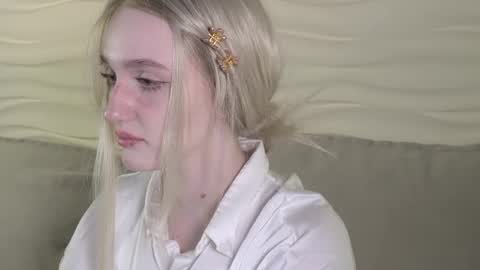Ellie online show from 05-06-26, 05:35