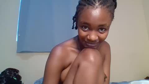 Snapshot of snowie_eyes chatting on 11-08-25, 12:49 Snowie eyes online show from 11-08-25, 12:49