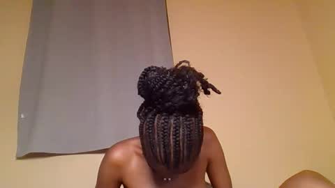 Snapshot of snowie_eyes chatting on 11-16-25, 12:49 Snowie eyes online show from 11-16-25, 12:49