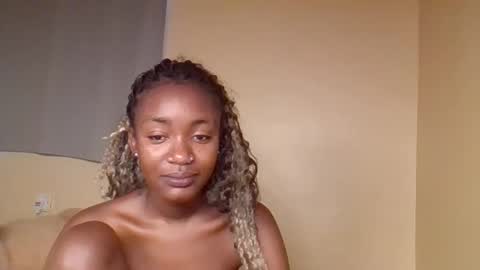 Snapshot of snowie_eyes chatting on 01-07-26, 12:29 Snowie eyes online show from 01-07-26, 12:29