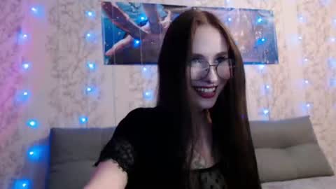 Snapshot of snowwhate_00 chatting on 06-25-26, 07:07 SnowWhate 00 online show from 06-25-26, 07:07