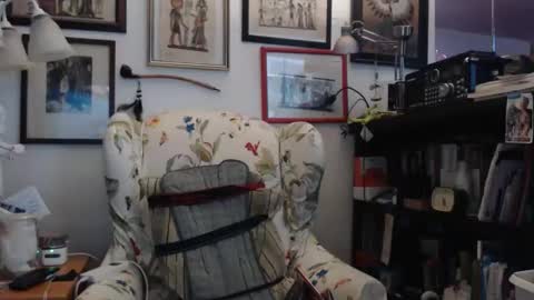 Snapshot of so_erotic_sub chatting on 11-02-25, 12:24 ImYourBitch online show from 11-02-25, 12:24