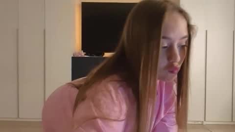 Snapshot of sofaris chatting on 03-05-26, 06:37 Sophy online show from 03-05-26, 06:37