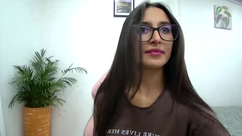 Snapshot of soffi_rousel_ chatting on 02-11-25, 05:18 soffi_rousel_ online show from 02-11-25, 05:18