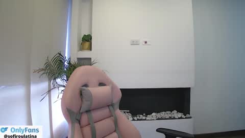 soffi_rousel_ online show from 02-01-26, 03:21