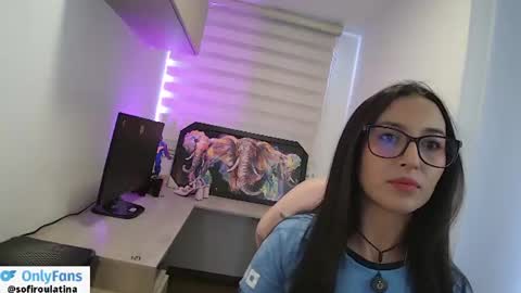 Snapshot of soffi_rousel_ chatting on 06-18-26, 05:28 soffi_rousel_ online show from 06-18-26, 05:28