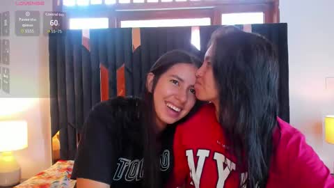 soffy and mia online show from 11-19-25, 12:27