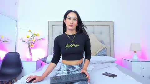 sofhyalove online show from 06-13-26, 09:02