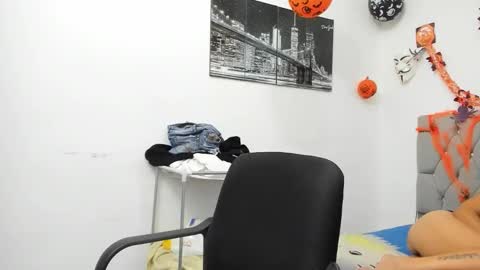 SOFI AND SANTY online show from 11-08-25, 01:50