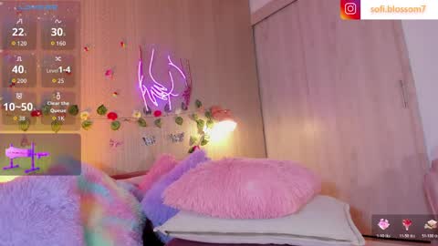 Sofi Blossom  online show from 04-07-26, 09:04