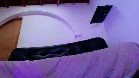 Sofia online show from 10-15-25, 11:54