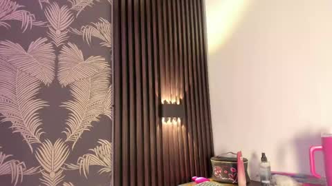 SOFIA online show from 04-22-26, 01:41