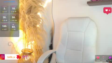 Snapshot of sofi_lennox chatting on 06-15-26, 01:24 Sofi online show from 06-15-26, 01:24