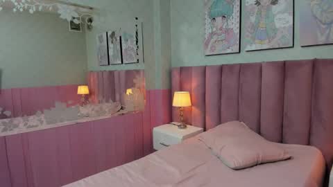 Snapshot of sofi_naughty18 chatting on 09-21-25, 10:28 online show from 09-21-25, 10:28