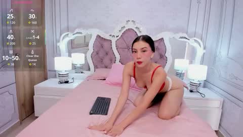 Snapshot of sofi_naughty18 chatting on 10-25-25, 01:51 online show from 10-25-25, 01:51