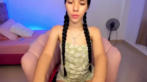 Snapshot of sofi_perezz chatting on 02-08-25, 09:57 sofi online show from 02-08-25, 09:57