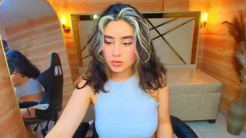 sofi_r_ online show from 12-04-25, 07:55