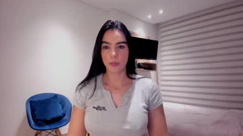 Sofi Saenzz  online show from 10-14-25, 12:00