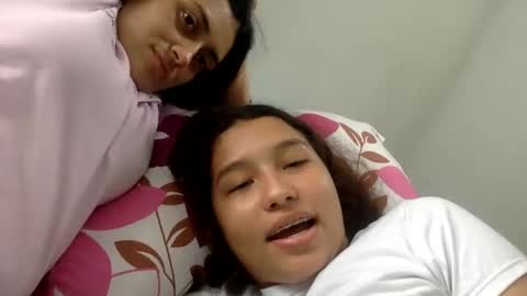 Snapshot of sofi_yendell chatting on 10-14-25, 04:19 sofi online show from 10-14-25, 04:19