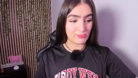 Snapshot of sofia44 chatting on 06-09-26, 01:56 Skarlett online show from 06-09-26, 01:56