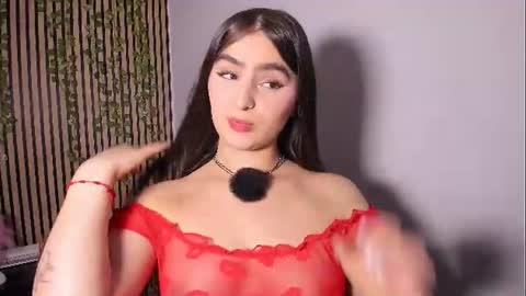 Snapshot of sofia44 chatting on 07-12-26, 07:05 Skarlett online show from 07-12-26, 07:05