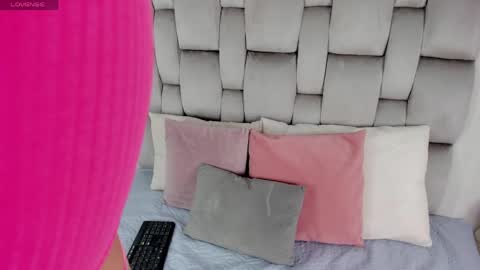 Snapshot of sofia__thompson chatting on 04-18-26, 11:25 sofi online show from 04-18-26, 11:25