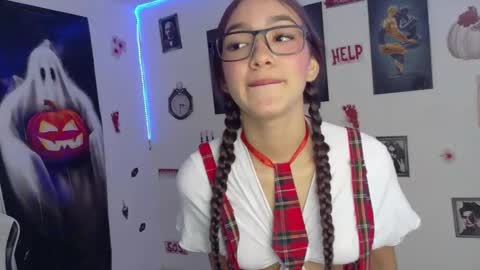 sofia_arango1107 online show from 10-13-25, 07:03
