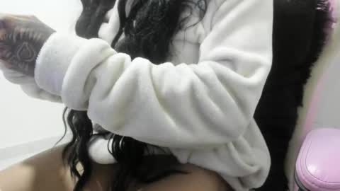 sofia_cossio_ online show from 09-22-25, 05:09