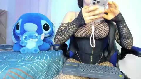 Snapshot of sofia_dolll_ chatting on 05-25-26, 04:07 sofia_dolll_ online show from 05-25-26, 04:07