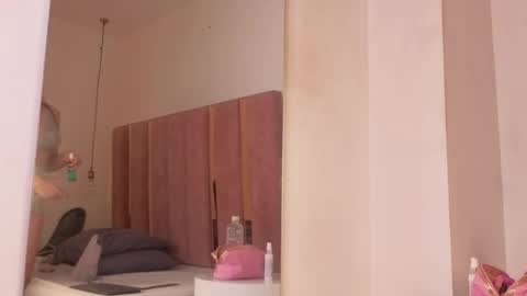 sofia_foxx1 online show from 05-14-26, 12:01