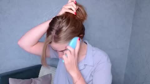 Sofia here online show from 09-19-25, 12:34