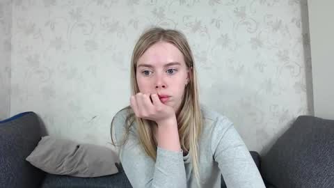 Sofia here online show from 04-22-26, 12:02