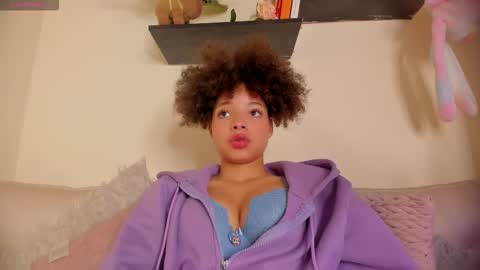 S O F I A  online show from 03-06-26, 05:09