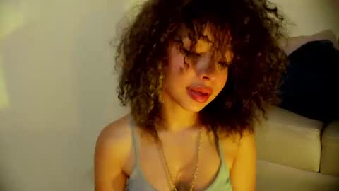 S O F I A  online show from 05-28-26, 12:08
