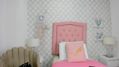 sofia_martinez9 online show from 05-30-26, 07:11