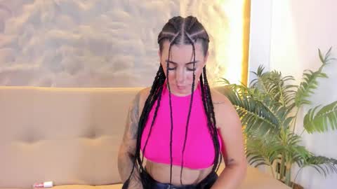 SOFIA online show from 11-25-25, 05:46