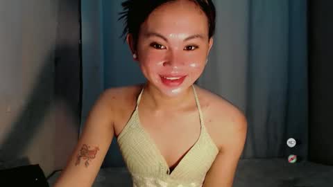 sofia_sweetheart18 online show from 05-30-26, 01:57