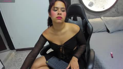 Sofa online show from 09-14-25, 11:53