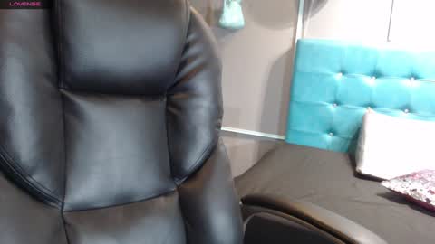 Sofa online show from 01-24-25, 11:15