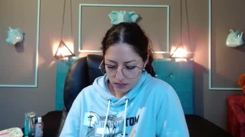 Sofa online show from 09-11-25, 11:10