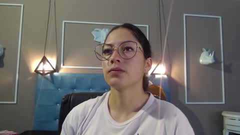 Sofa online show from 11-25-25, 10:59