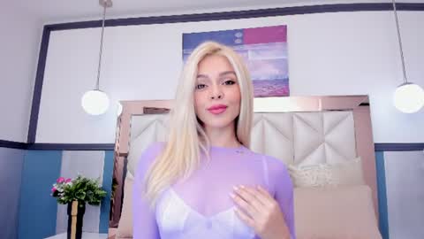 Snapshot of sofiaa_morris chatting on 07-25-26, 06:38 Sofia online show from 07-25-26, 06:38