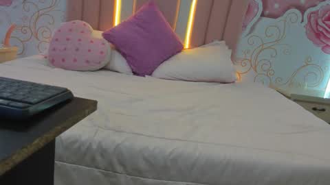 sofiaabigboobs online show from 12-04-25, 11:52