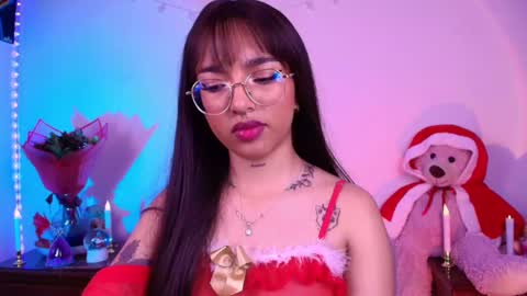 Snapshot of sofiaafoxx chatting on 12-27-24, 03:42 Sofia online show from 12-27-24, 03:42