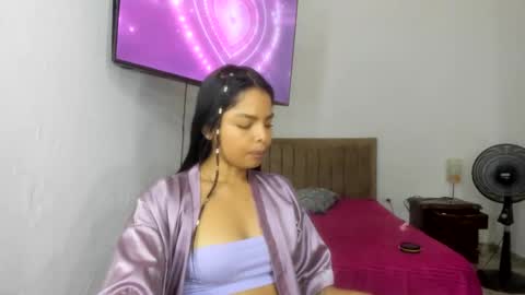 Danna Sofia online show from 10-15-25, 07:14
