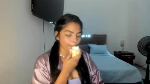 Snapshot of sofiacandy17 chatting on 10-23-25, 06:50 Danna Sofia online show from 10-23-25, 06:50