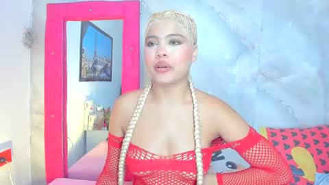 Snapshot of sofiacastillo01 chatting on 06-18-26, 01:48 sofiacastillo01 online show from 06-18-26, 01:48