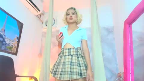 Snapshot of sofiacastillo01 chatting on 07-26-26, 01:40 sofiacastillo01 online show from 07-26-26, 01:40