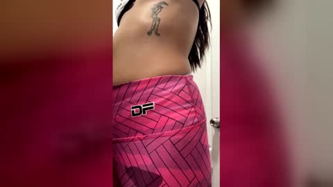 Snapshot of sofiacruz16 chatting on 02-18-26, 03:30 sofiacruz16 online show from 02-18-26, 03:30