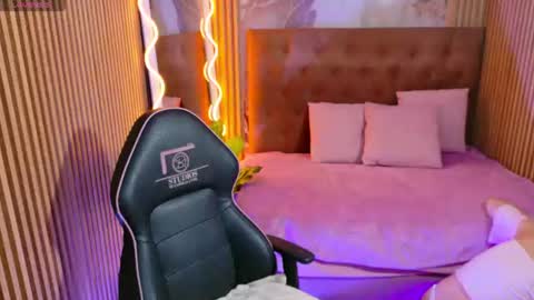 Snapshot of sofiapalmer_tay chatting on 07-16-26, 11:49 SOFI online show from 07-16-26, 11:49